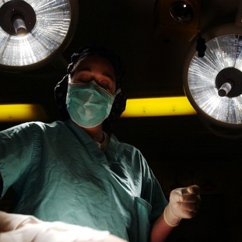 surgery-676375_640